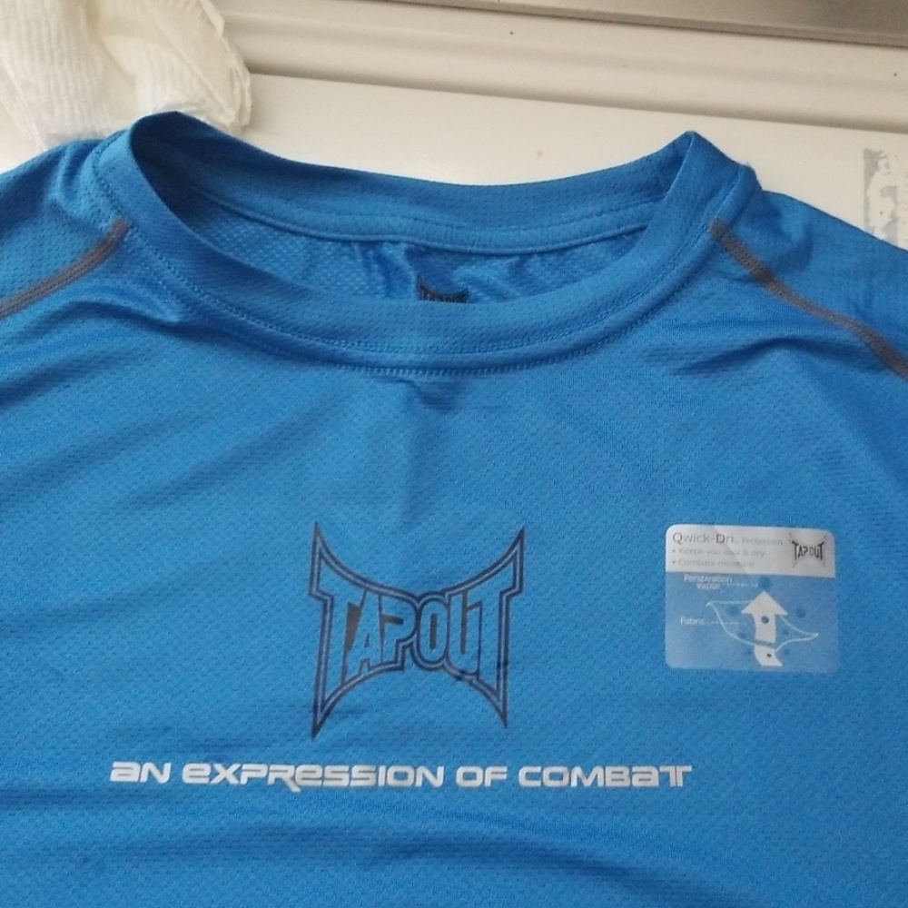 Athletic shirt